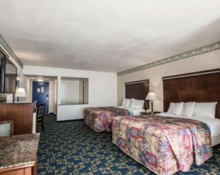 Townsite Hotel | Oceanside, CA – Marina/Camp Pendleton