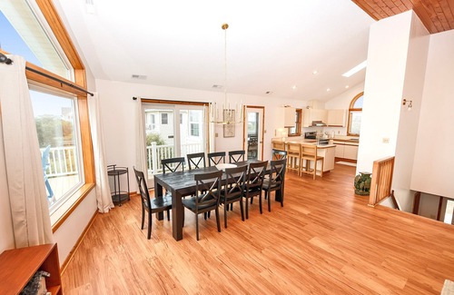 Whalehead Beach House | Oceanside, Close to Beach and Shopping! - WW921, Seafive