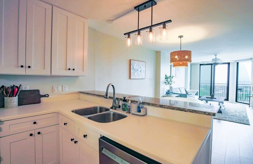 Isle of Palms Condo | Oceanside Condo with Ocean Views, Renovated Kitchen, Covered Balcony & New Flooring