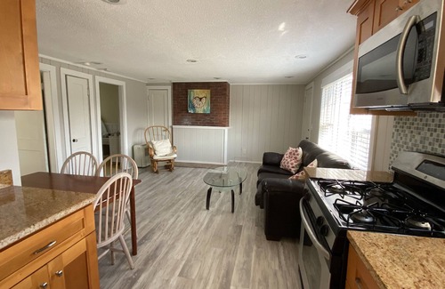 West Hyannisport Cottage | Oceanside Cottage condo next to beach 2bedroom 1bath for 4-6 people