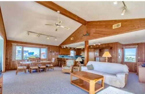 Hatteras Cottage | Oceanside EV Friendly Cottage 4 Lots to Beach