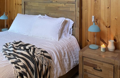 Regional District of Nanaimo House | Oceanside Hideaway with Hot Tub & Private Beachfront Access
