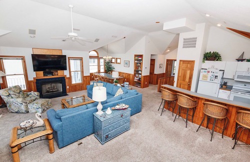 Corolla House | Oceanside, Hot Tub, Close to beach, Community Pool, CP5, Easy Breezes