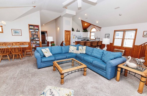 Corolla House | Oceanside, Hot Tub, Close to beach, Community Pool, CP5, Easy Breezes
