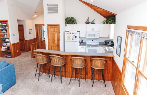 Corolla House | Oceanside, Hot Tub, Close to beach, Community Pool, CP5, Easy Breezes