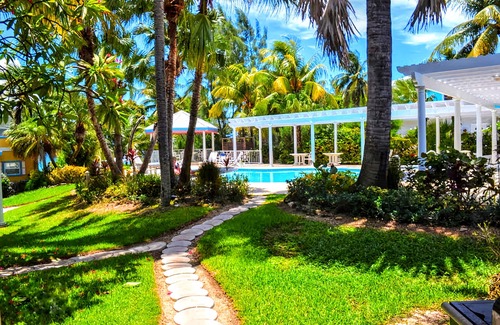 Northwest Point Apartment | Oceanside King Room with ensuite