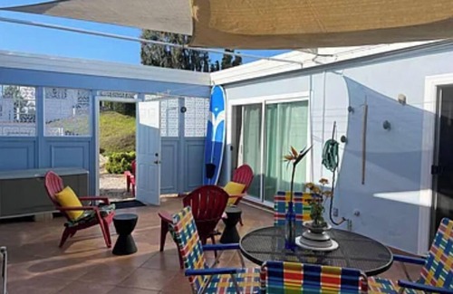 Oceana Condo | Oceanside Mid-Century Modern Oasis