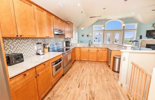 Carova Beach House | Oceanside, Priv Pool, Hot Tub, Foosball, Wild Horses- 4x2177, Frosty Shores