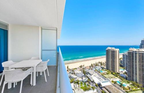 Surfers Paradise Apartment | Oceanside sky dream Hilton 2.5BDR with 180° views