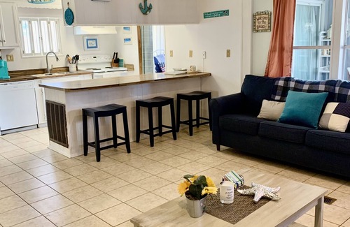 Garden City House | Oceanside Village 'Seagal' Beach House 3 Bed 2 bath with WI-FI .