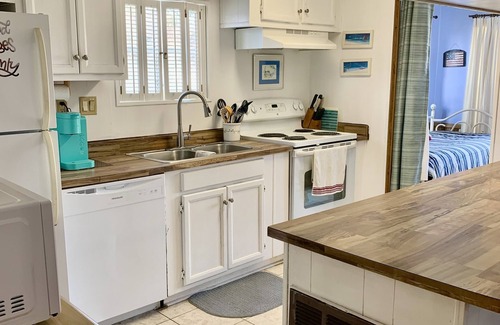 Garden City House | Oceanside Village 'Seagal' Beach House 3 Bed 2 bath with WI-FI .