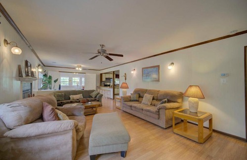 Carova Beach House | Oceanside, Wild Horses, 4x4 area, Secluded, 4x2330, Wild Horse Landing