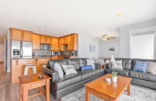 Rockaway Beach Condo | Oceanview 2-bedroom Penthouse Steps to the Beach