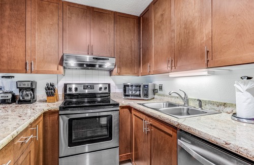 Kihei Condo | ! OCEANVIEW! 2Bdm Reno'd Top-Floor Kamaole Beach