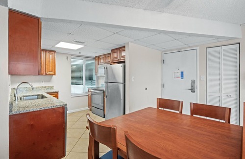 Ormond Shores Condo | Oceanview 2BR Condo by Beach Access
