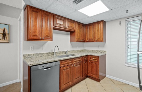Ormond Shores Condo | Oceanview 2BR Condo by Beach Access