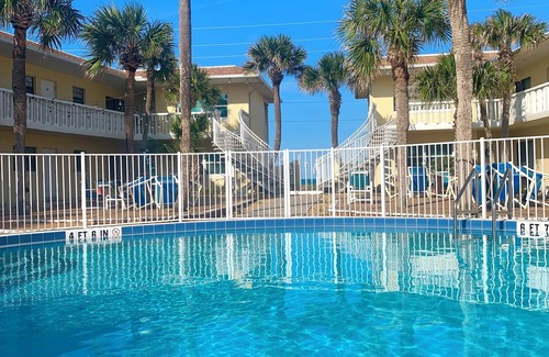 Ormond-by-the-Sea Condo | Oceanview Across From The Beach