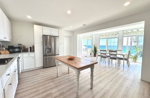 Paget Cottage | "OceanView" Beach House, Grape Bay Beach, Paget