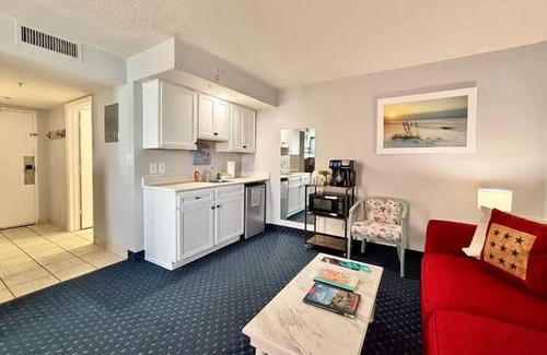 Crescent Beach Condo | Oceanview Bliss-Coastal Studio Escape