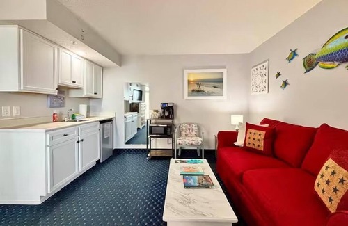 Crescent Beach Condo | Oceanview Bliss-Coastal Studio Escape
