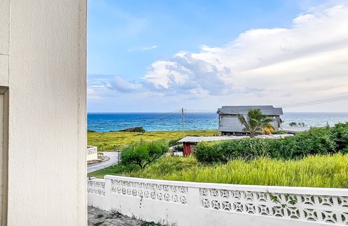 Ocean City Apartment | Oceanview/Cliffside Chic Apartment 4mins from Airport