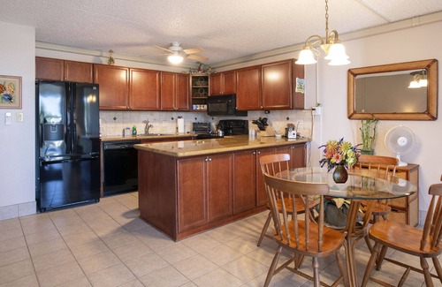 Kihei Condo | Oceanview condo with shared pool, tennis & beach across the street