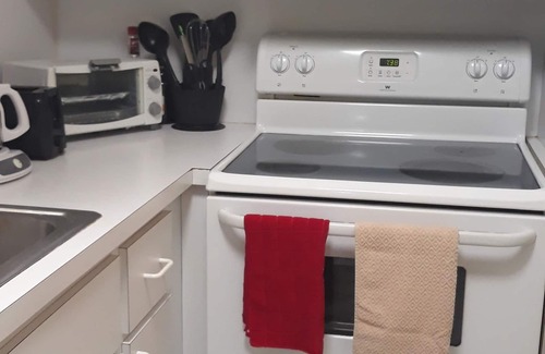 Hollywood Condo | Oceanview Condo with Heated Pool – Right on the Hollywood Beach Boardwalk!