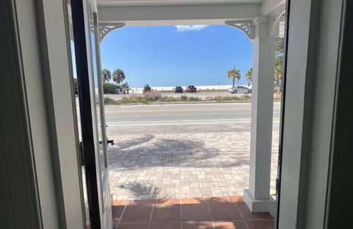 Sunset Beach House | Oceanview daydream 2BR cottage #7