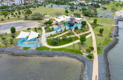 Southport Apartment | Oceanview Escape 2BR in the Heart of the GC