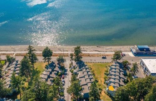 Birch Bay Apartment | Oceanview Escape at Birch Bay with indoor Pool & Hot Tub