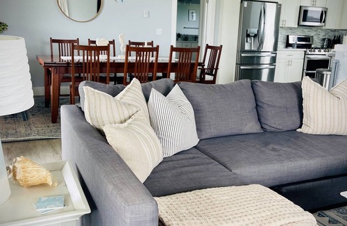 Ocean Shores House | Oceanview | Hot Tub, Game Den, Beach & PetsOK