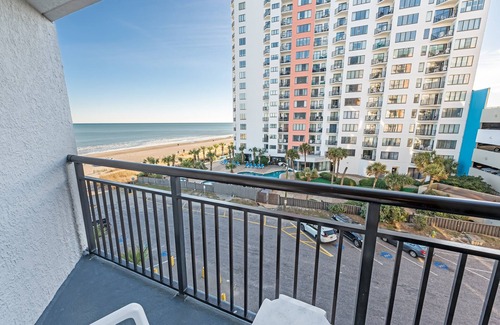 Myrtle Beach Condo | Oceanview Landmark,King Bed,Handicap Accessibility