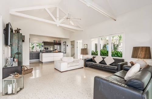 Bisento Villa | Oceanview luxury villa with pool, terraces and tropical garden