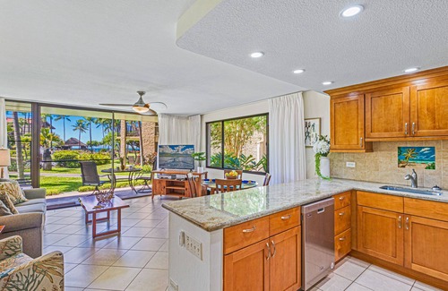 Honokowai Condo | OCEANVIEW - Papakea H107 AC, King Bed, Ground Corner Unit