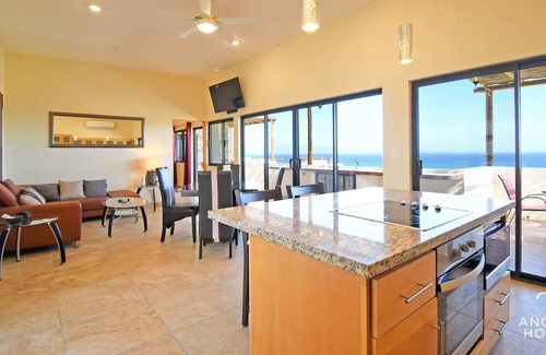 La Ventana Condo | Oceanview Penthouse w/Pool, BBQ, Gym & Playground!