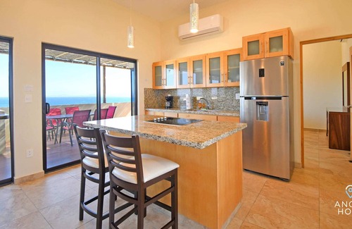 La Ventana Condo | Oceanview Penthouse w/Pool, BBQ, Gym & Playground!