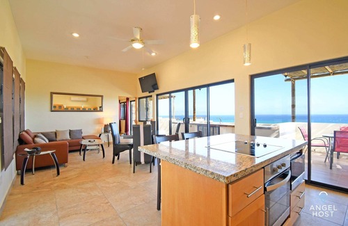 La Ventana Condo | Oceanview Penthouse w/Pool, BBQ, Gym & Playground!