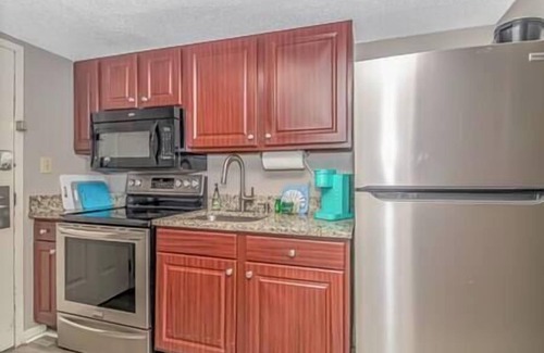 Myrtle Beach Apartment | Oceanview Retreat | Pet-Friendly | 2 Balconies