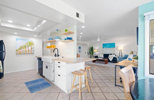 Solana Beach Condo | Oceanview Solana Beach Getaway with Pool & Hot Tub