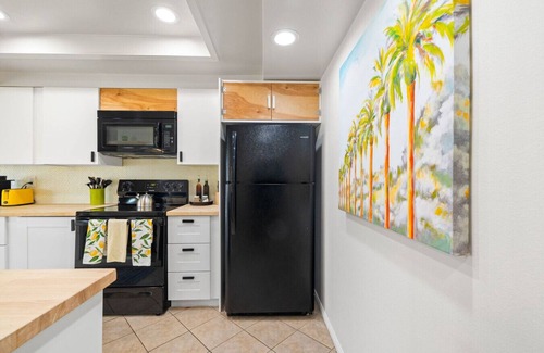 Solana Beach Condo | Oceanview Solana Beach Getaway with Pool & Hot Tub