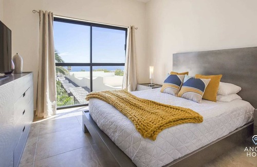 La Ventana Condo | Oceanview Stay, Satellite Internet, Steps to Beach