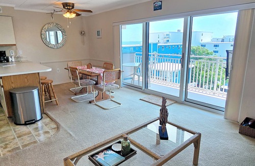 Midtown Ocean City Condo | Oceanview Top Floor Condo - Steps to the Beach! Fantastic midtown location, walk to Seacrets and some of the best places in town! Salty Sands #404