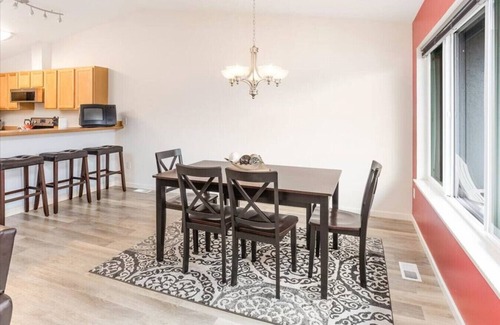 Seward House | Oceanview Townhouse, Spacious Three Bedroom, Sleeps 8