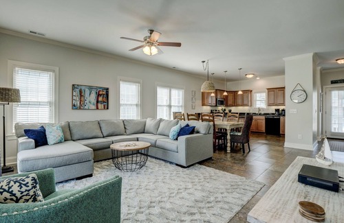 Surf City House | OCEANVIEW - WALK TO TOWN TO AVOID THE TRAFFIC, HOT TUB & HEATED POOL