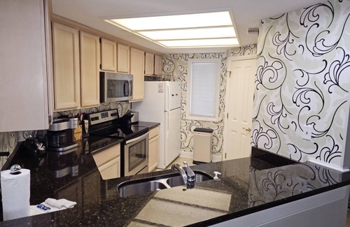 Palmetto Dunes Condo | Oceanview Windsor -Steps to the Beach , 5 min to spa! Paradise