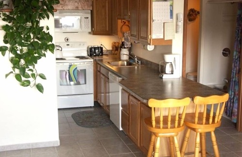 Depoe Bay Apartment | OceanViewCityCenterWiFiCoveredPatioNoTaxWith30-dayStay.
