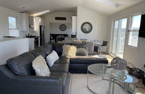 Alden Manor House | Oceanviews from Every Room.Steps to the Beach