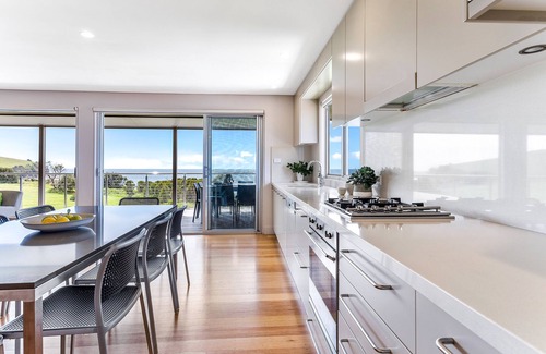 Gerroa House | OCEANZEDGE - Ultimate Oceanfront - Cosy fireplace - Pay 2 nights, stay 3