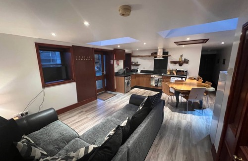 Newton Stewart House | Ochiltree Cottage, Waterside Newton Stewart.