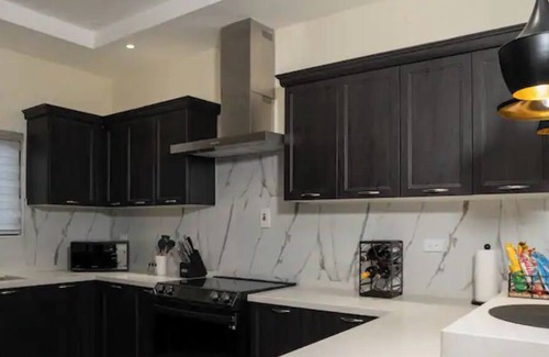Ocho Rios Villa | Ocho Rios - Infinity Pool, Tennis court, Kids Playground, Basketball court etc.